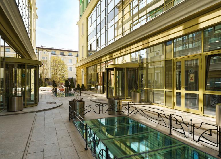 Ивановская Горка: Вид входной группы снаружи