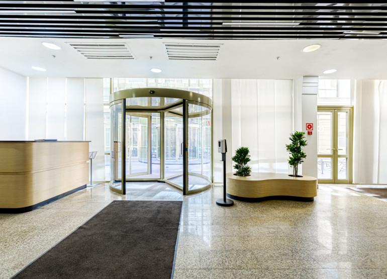 Ивановская Горка: Вид входной группы внутри зданий