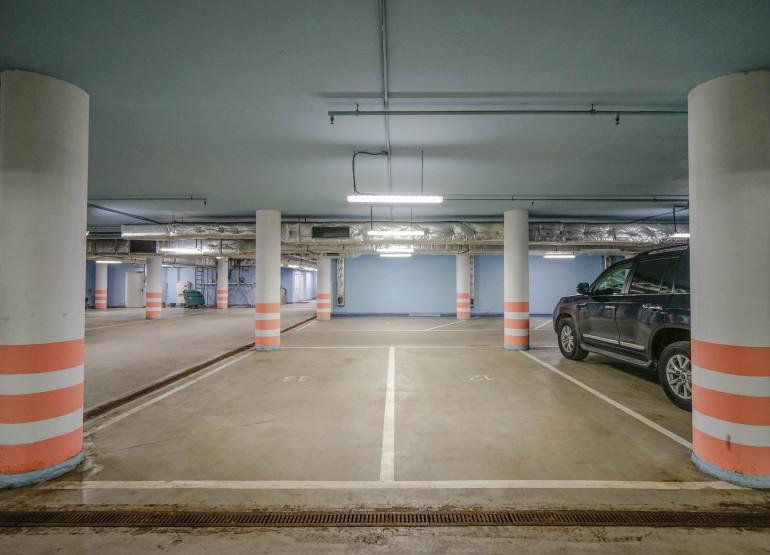 Садовая Галерея: Вид паркинга